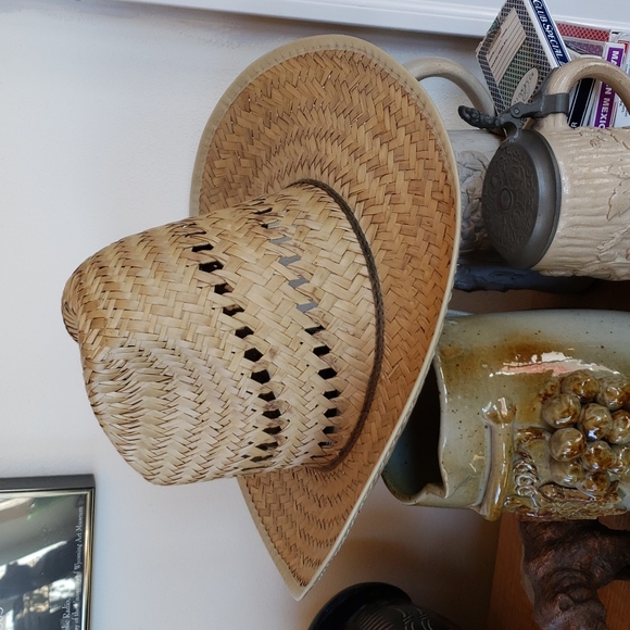 High Top Rattan Straw Hat Like New Size 7 - Picture 5 of 5